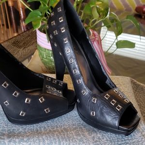 BCBGirls 8B Black leather w silver grommets